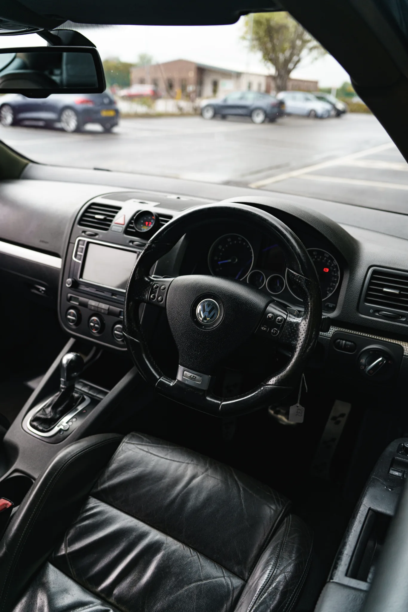 WIN THIS 3.2L VW GOLF R32 DSG - Image 9